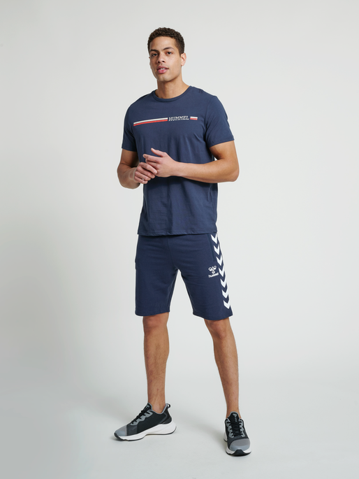 hmlMONTREAL T-SHIRT, 7429, model