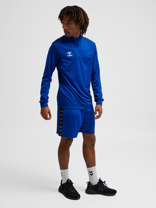 hmlAUTHENTIC HALF ZIP SWEAT, TRUE BLUE, model