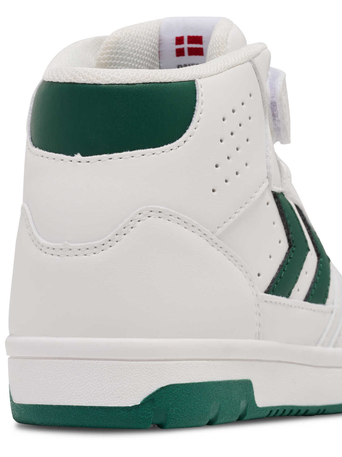 CAMDEN HIGH JR, GARDEN TOPIARY, packshot