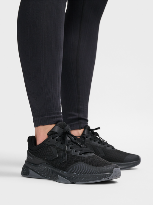 REACH TR CORE, BLACK/BLACK, model