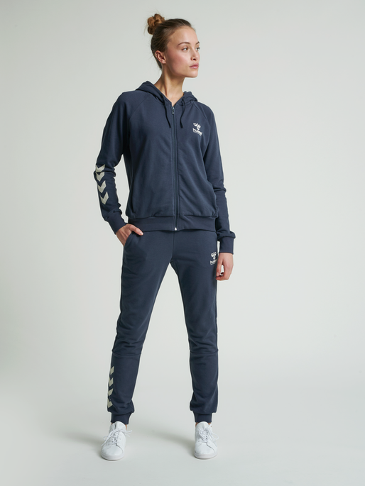 hmlNONI ZIP HOODIE, 7429, model