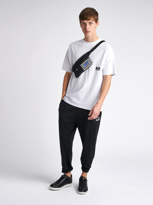 hmlBEACH BREAK T-SHIRT S/S, 9001, model