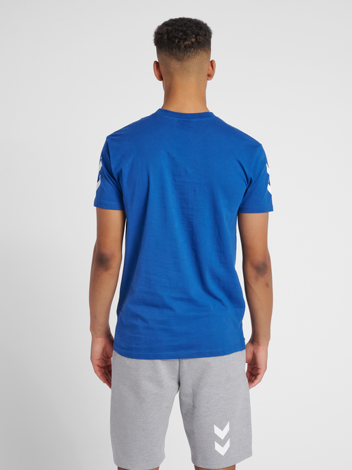 HMLGO COTTON T-SHIRT S/S, TRUE BLUE, model