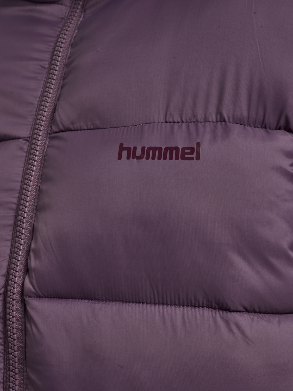 hmlMID LENGHT W PUFFER JACKET, BLACK PLUM, packshot