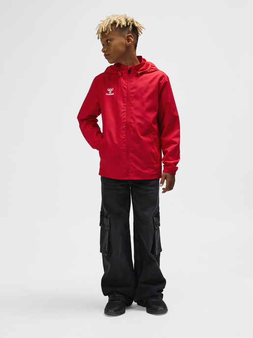 hmlESSENTIAL AW JACKET KIDS, TRUE RED, model
