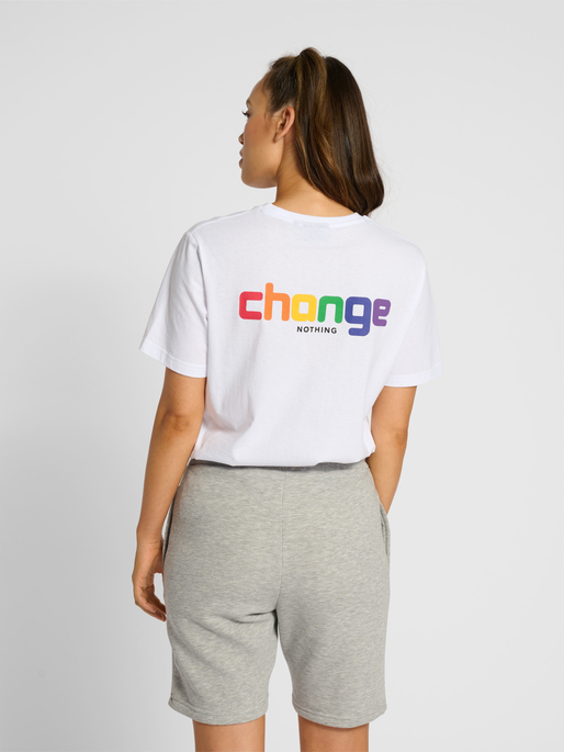 hmlCHANGE T-SHIRT, WHITE, model