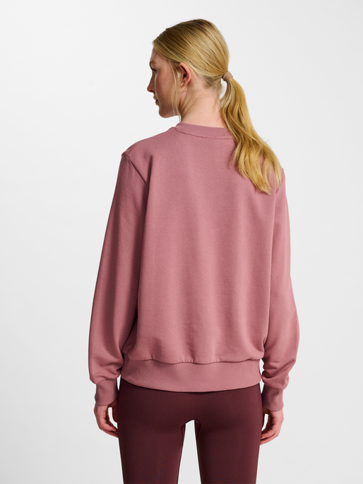 hmlPULSE W SWEAT CREWNECK, WISTFUL MAUVE, model