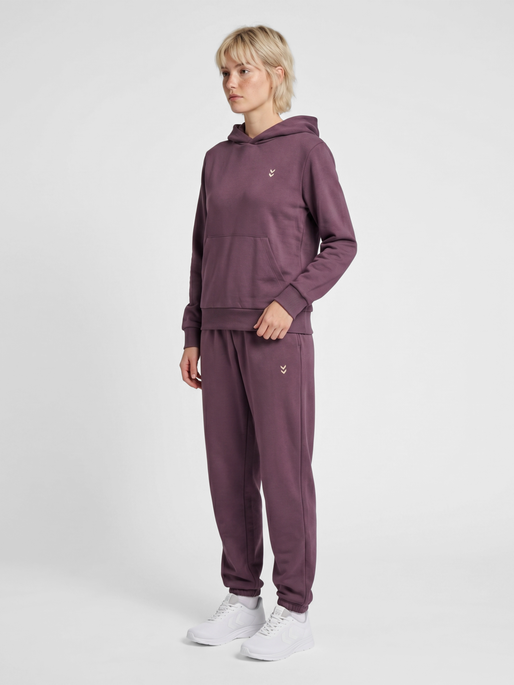 hmlPULSE W SWEAT HOODIE, BLACK PLUM, model