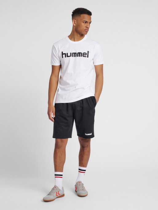 HMLGO COTTON LOGO T-SHIRT S/S, WHITE, model