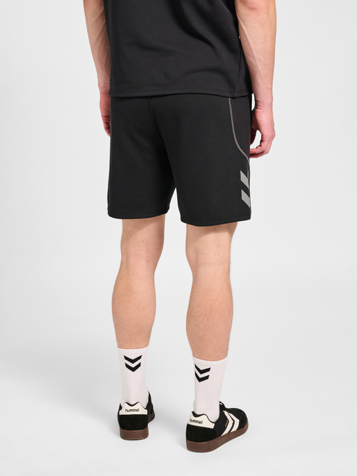 hmlMOVE 2.0 SHORTS, BLACK, model