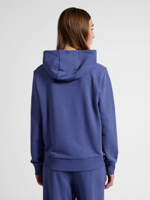 hmlPULSE W SWEAT HOODIE, BLUE INDIGO, model