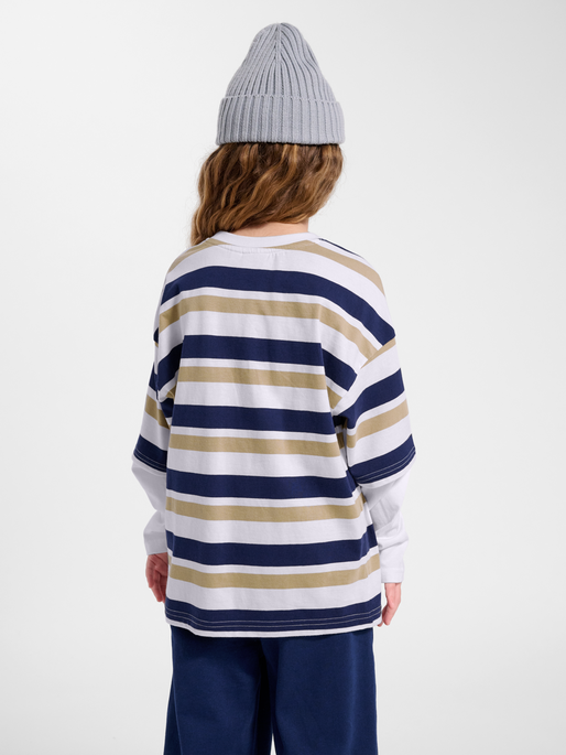 hmlJR SILLY T-SHIRT L/S, MEDIEVAL BLUE, model