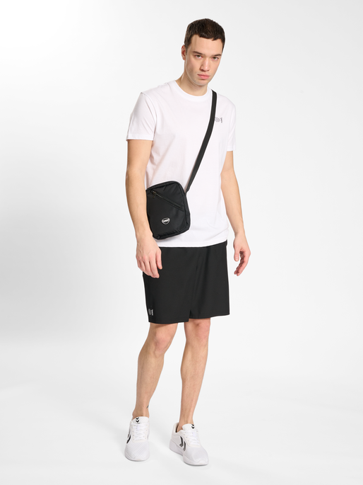 hmlCOURT COTTON T-SHIRT S/S, WHITE, model