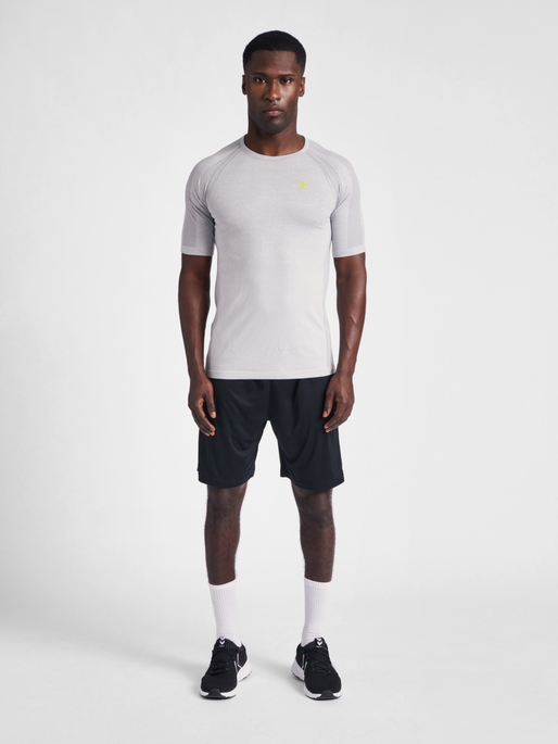 hmlGG12 TRAINING SEAMLESS S/S, 1114, model