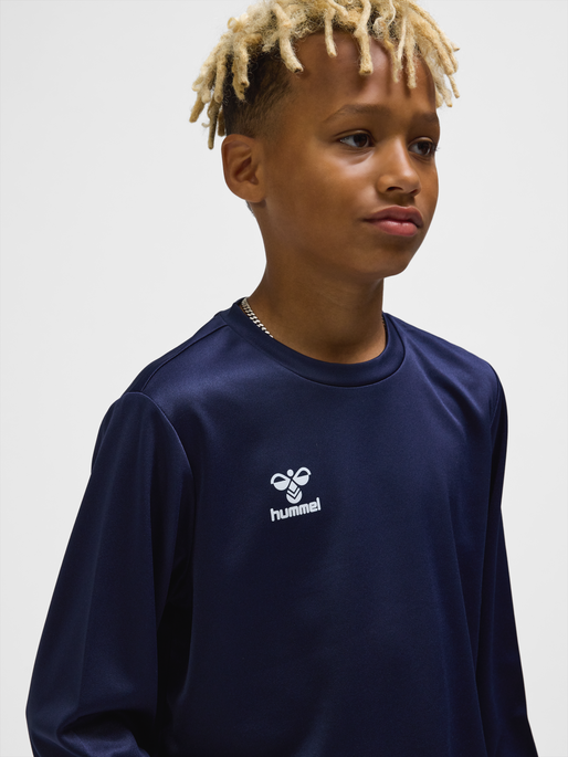 hmlESSENTIAL SWEATSHIRT KIDS, MARINE, model