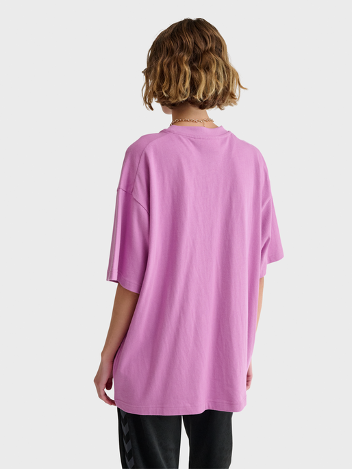 hmlLOOSE T-SHIRT S/S BEES STADIUM, VIOLET, model