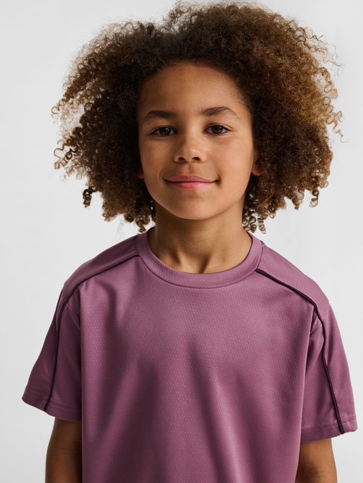 hmlJR T-SHIRT S/S, WISTFUL MAUVE, model