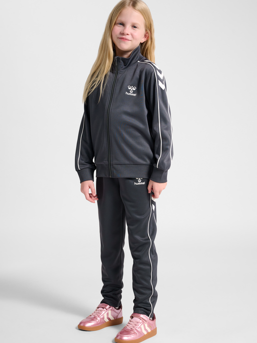 hmlTRACK TRACKSUIT, EBONY, model
