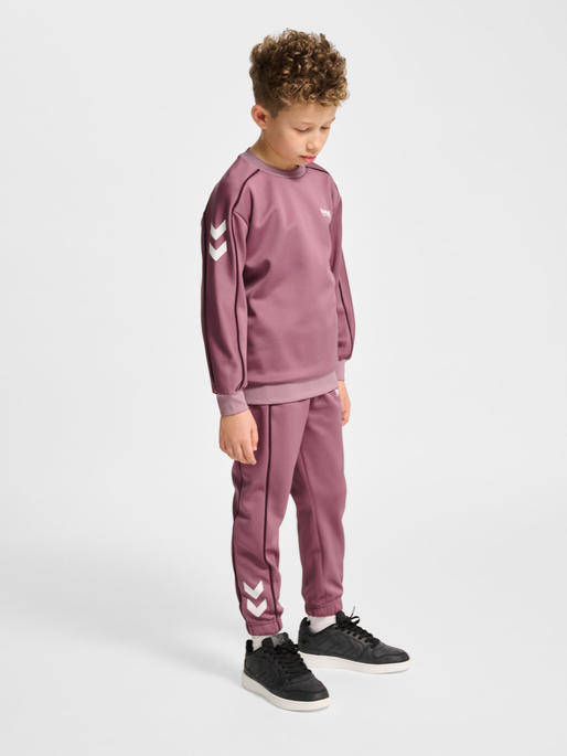 hmlJR INTERLOCK CREWNECK, WISTFUL MAUVE, model