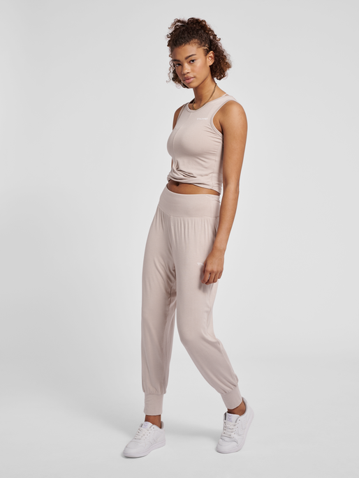hmlMT FIONA LOOSE PANTS, CHATEAU GRAY, model