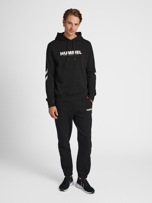 hmlLEGACY LOGO HOODIE, BLACK, model