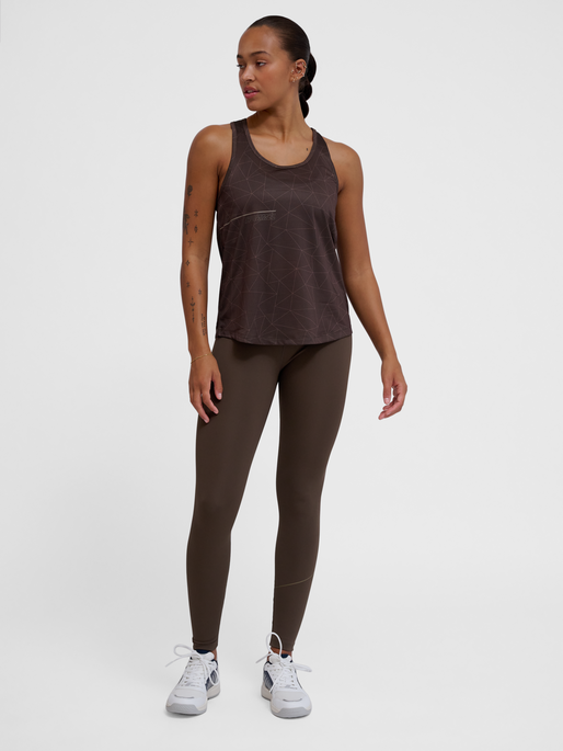 hmlCOURT AOP LIGHT WEIGHT TANKTOP W, TURKISH COFFEE, model