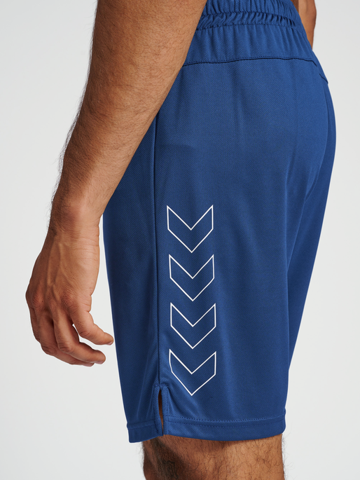 hmlTE TIHALT SHORTS, 7954, model