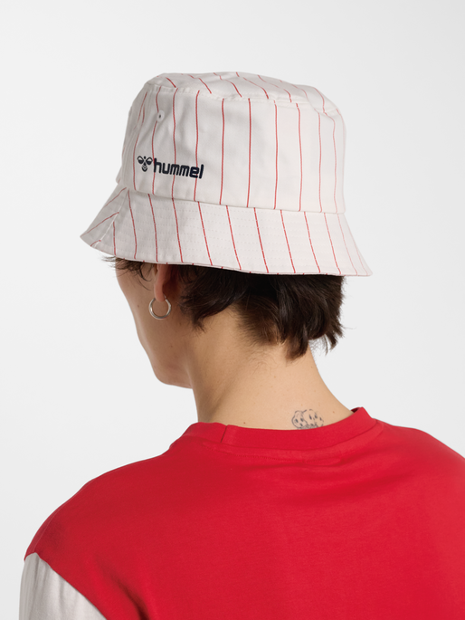 DBU 26 FAN DYNAMITE BUCKET HAT, WHITE/RED, model