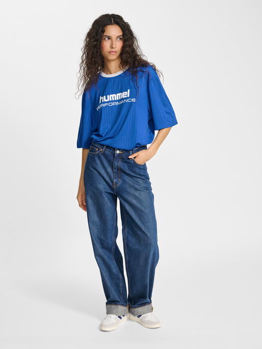 hmlFAST LOOSE JERSEY S/S, OLYMPIAN BLUE, model