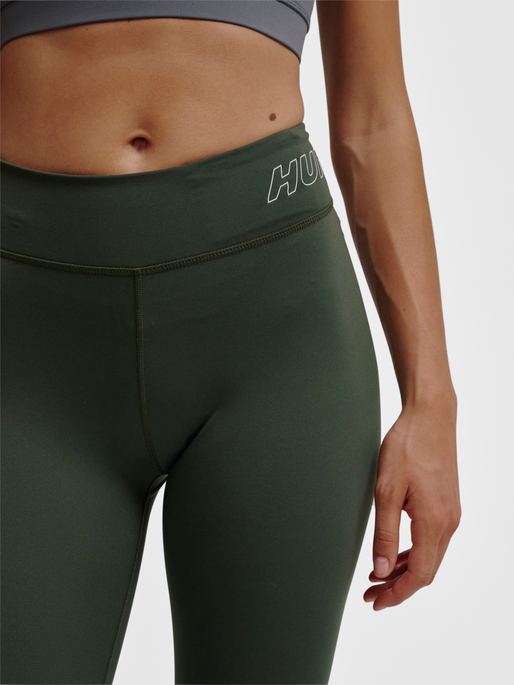 hmlTE FUNDAMENTAL MID WAIST TIGHTS, CLIMBING IVY, model