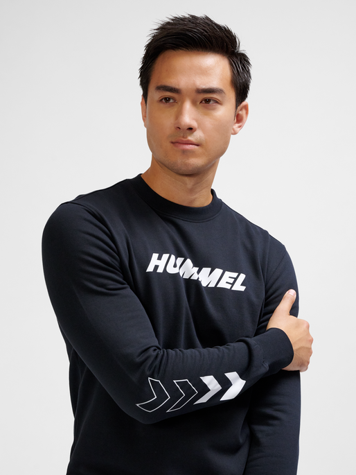 hmlELEMENTAL SWEATSHIRT, BLACK, model