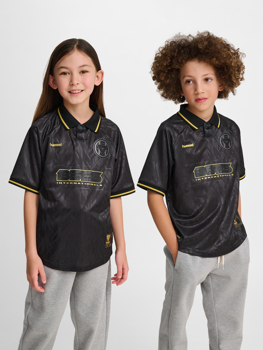 hmlJR LOOSE BAY SOCCER JERSEY S/S, BLACK, model