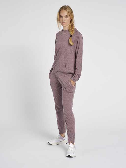 hmlZANDRA HOODIE, 8035, model