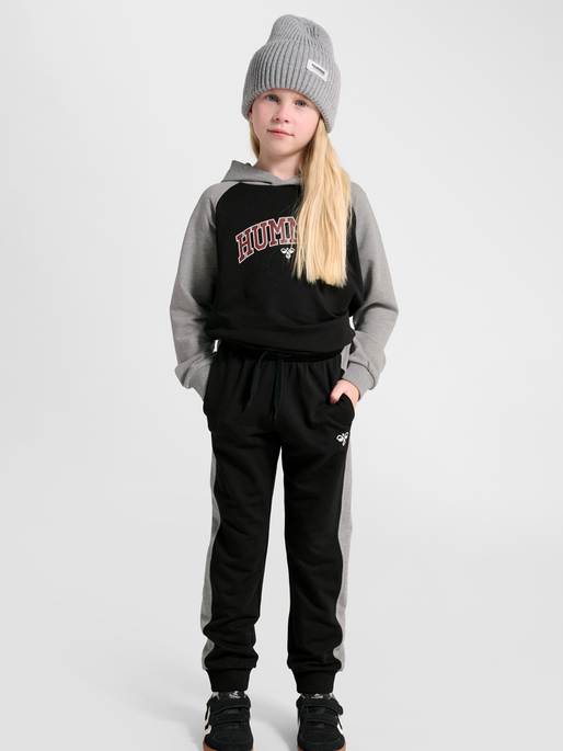 hmlESSEN PANTS, BLACK, model