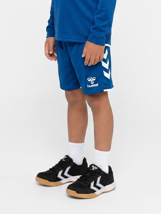 hmlCORE 2.0 SHORTS KIDS, TRUE BLUE/WHITE, model