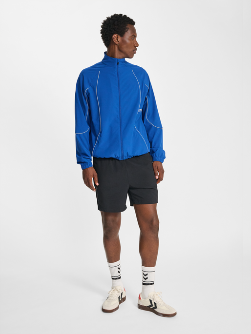 hmlPULSE WOVEN ZIP JACKET, TRUE BLUE, model