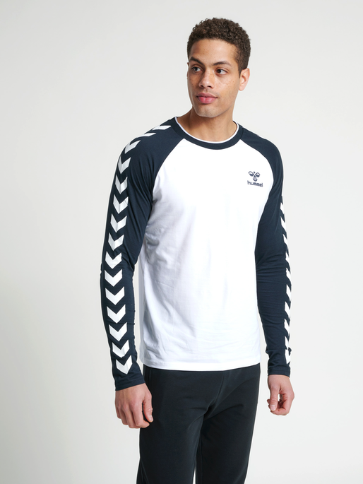 hmlMARK T-SHIRT L/S, 9001, model