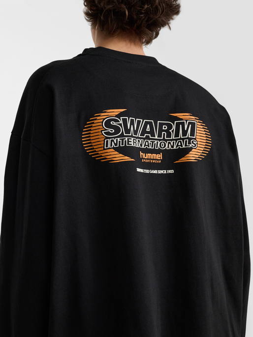 hmlLOOSE T-SHIRT L/S SW, BLACK, model