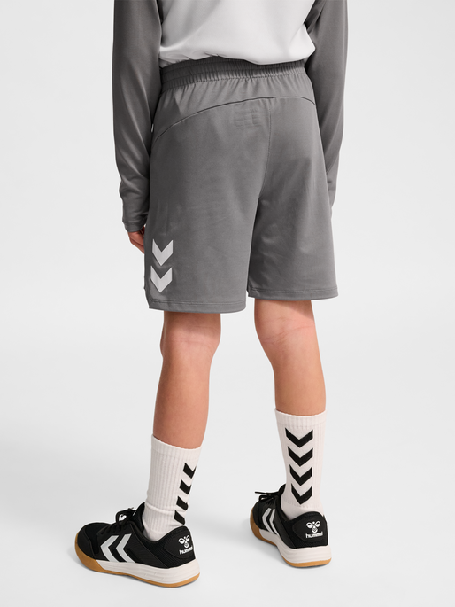 hmlLEAD 2.0 TRAINING SHORTS KIDS, STEEL GRAY, model