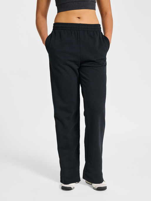 hmlPULSE WIDE W SWEAT PANTS, BLACK, model