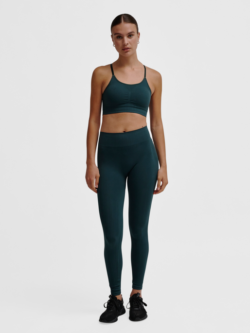 hmlMT DEFINE SEAMLESS PADDED BRA, GREEN GABLES, model