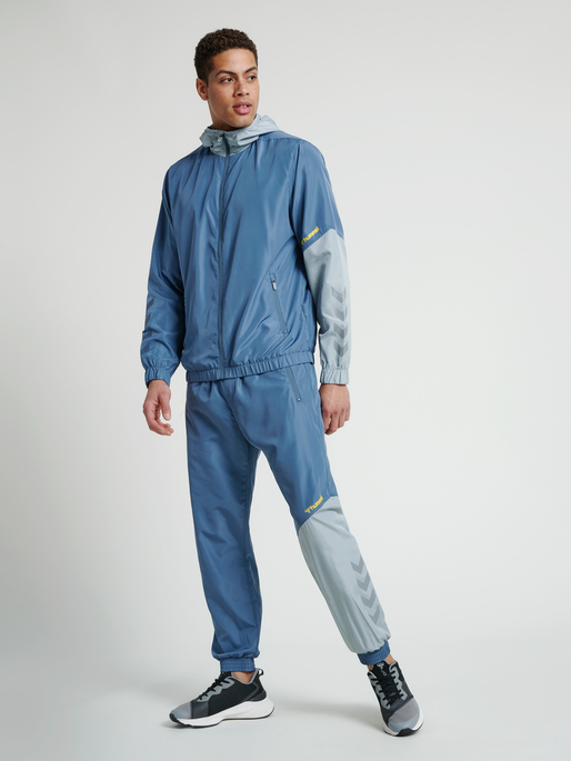 hmlSULLIVAN LOOSE  ZIP HOODIE, CHINA BLUE, model