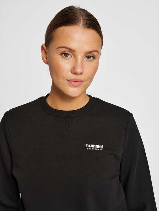 hmlLGC SHAI SHORT SWEATSHIRT, BLACK, model