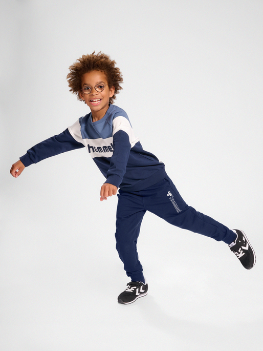 hmlATLAS ADJUSTABLE WAIST PANTS, 1009, model