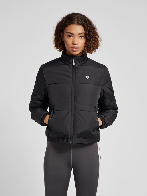 hmlSUKI PUFF JACKET, BLACK, model