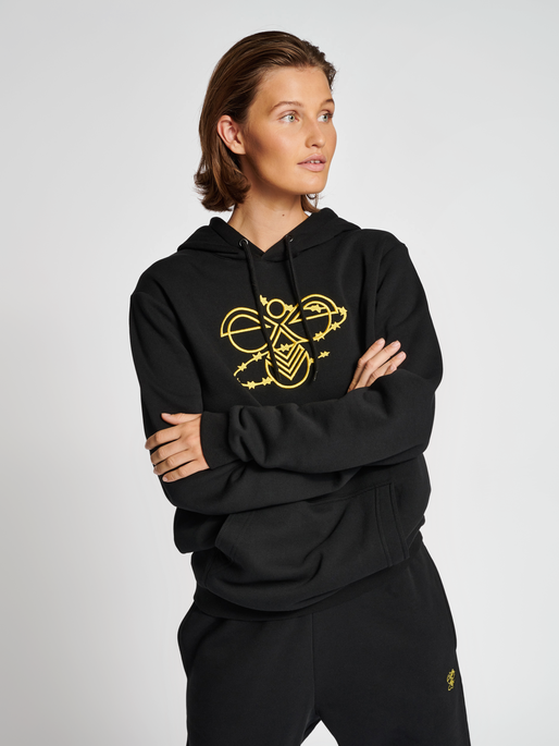 hmlAMNESTY HOODIE, BLACK, model