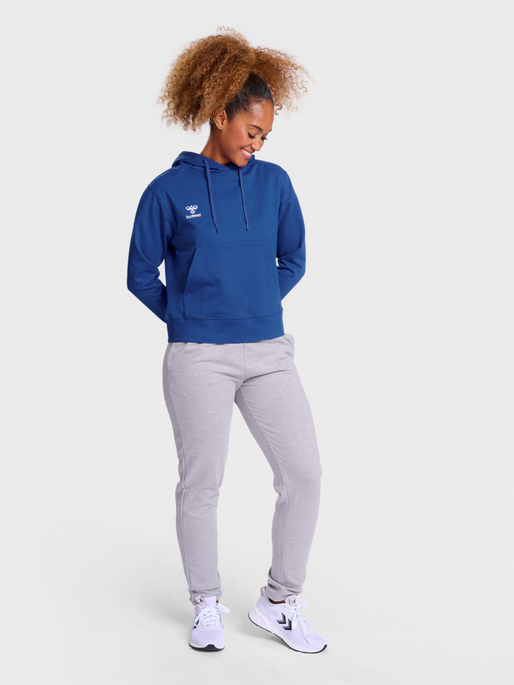 hmlGO 2.0 HOODIE WOMAN, TRUE BLUE, model
