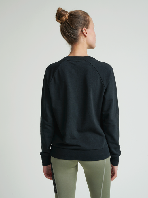 hmlNONI SWEATSHIRT, 2001, model