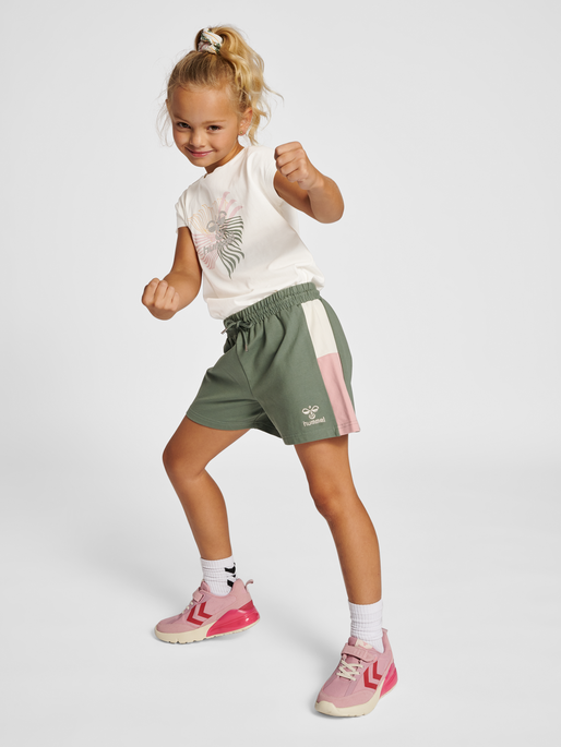 hmlLYDIA T-SHIRT S/S, MARSHMALLOW, model