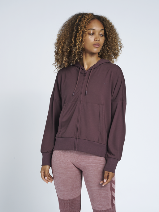 hmlLUISE LOOSE ZIP HOODIE, FUDGE, model